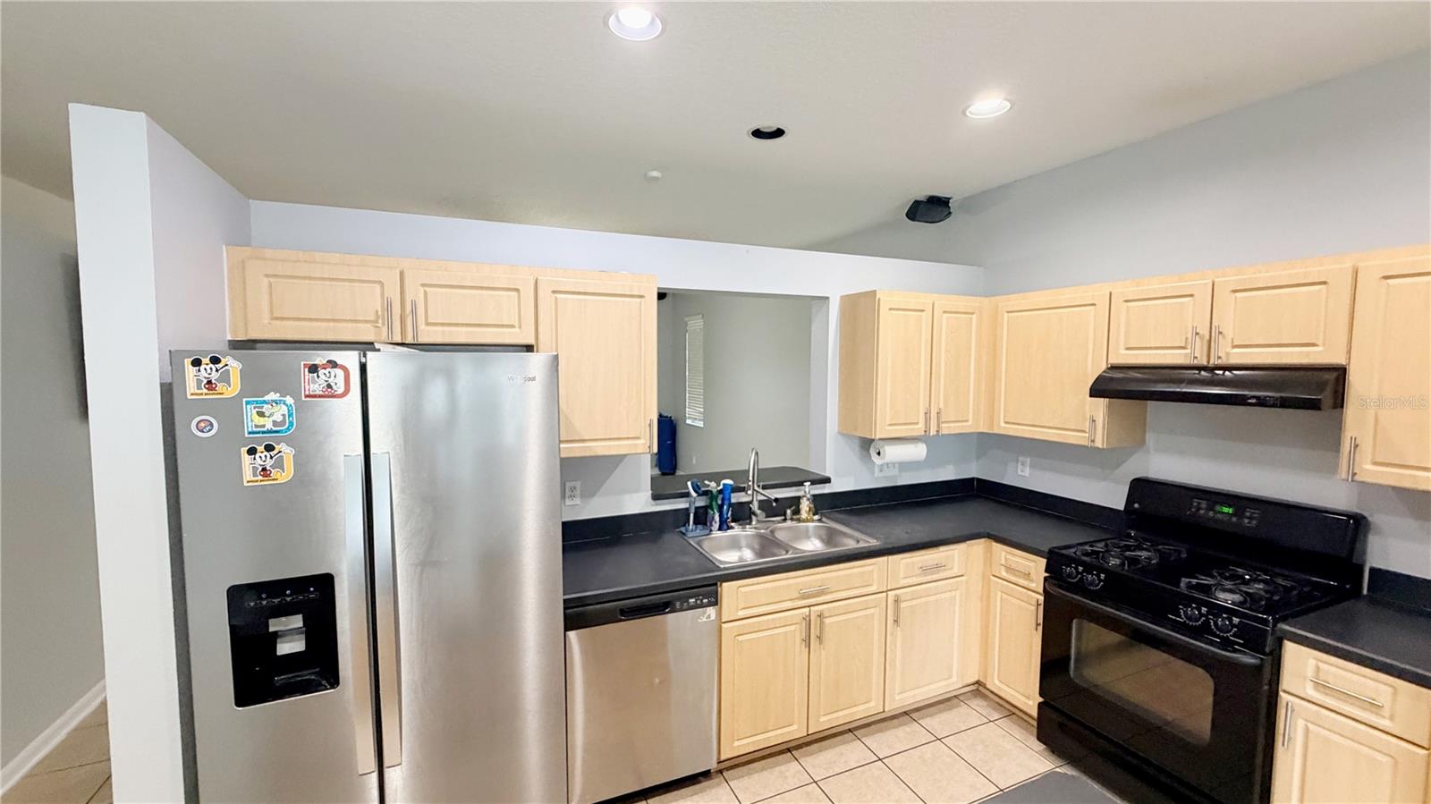 SOMERSET TR E - Residential Lease