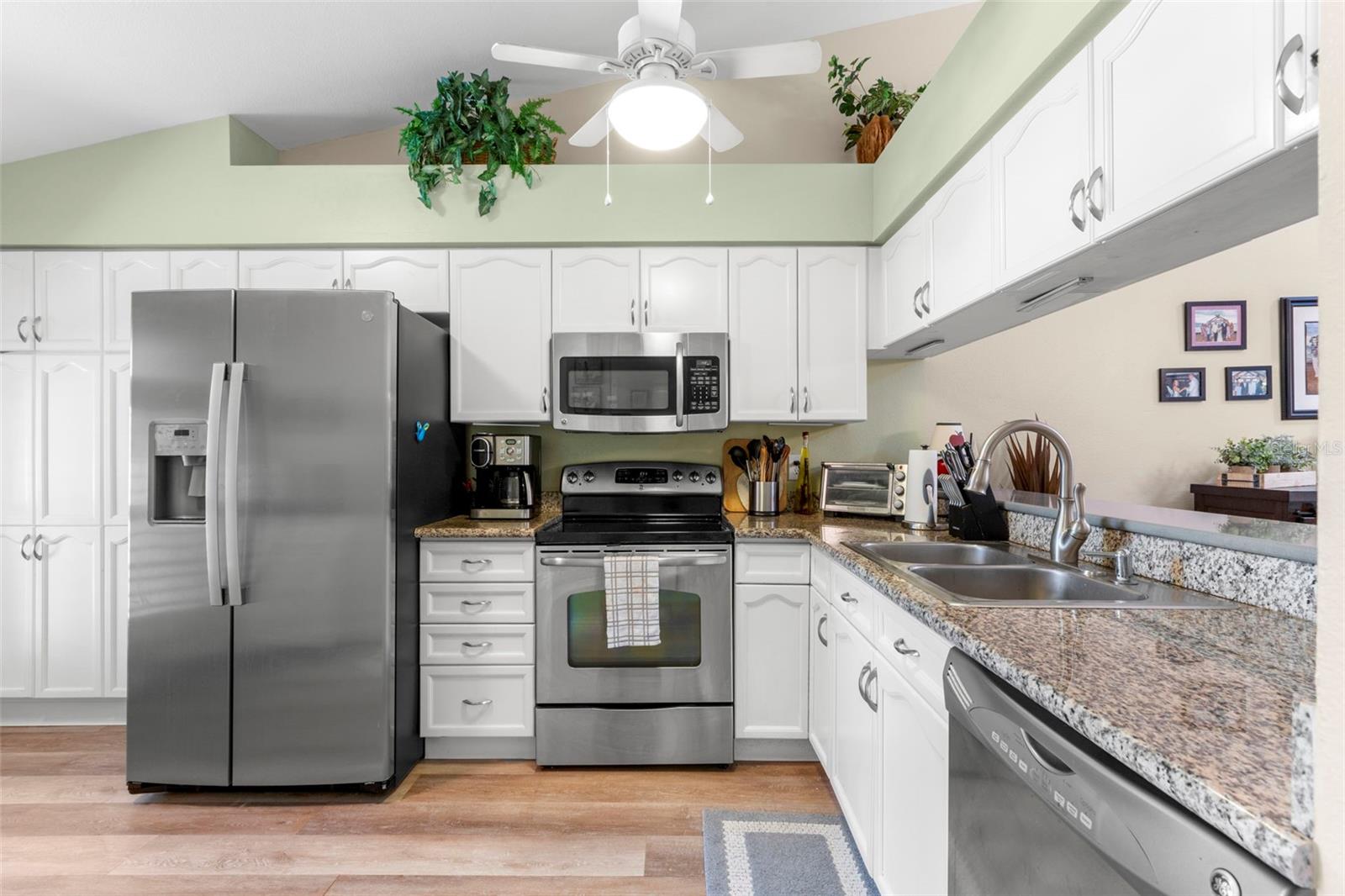 BROOKFIELD - Residential