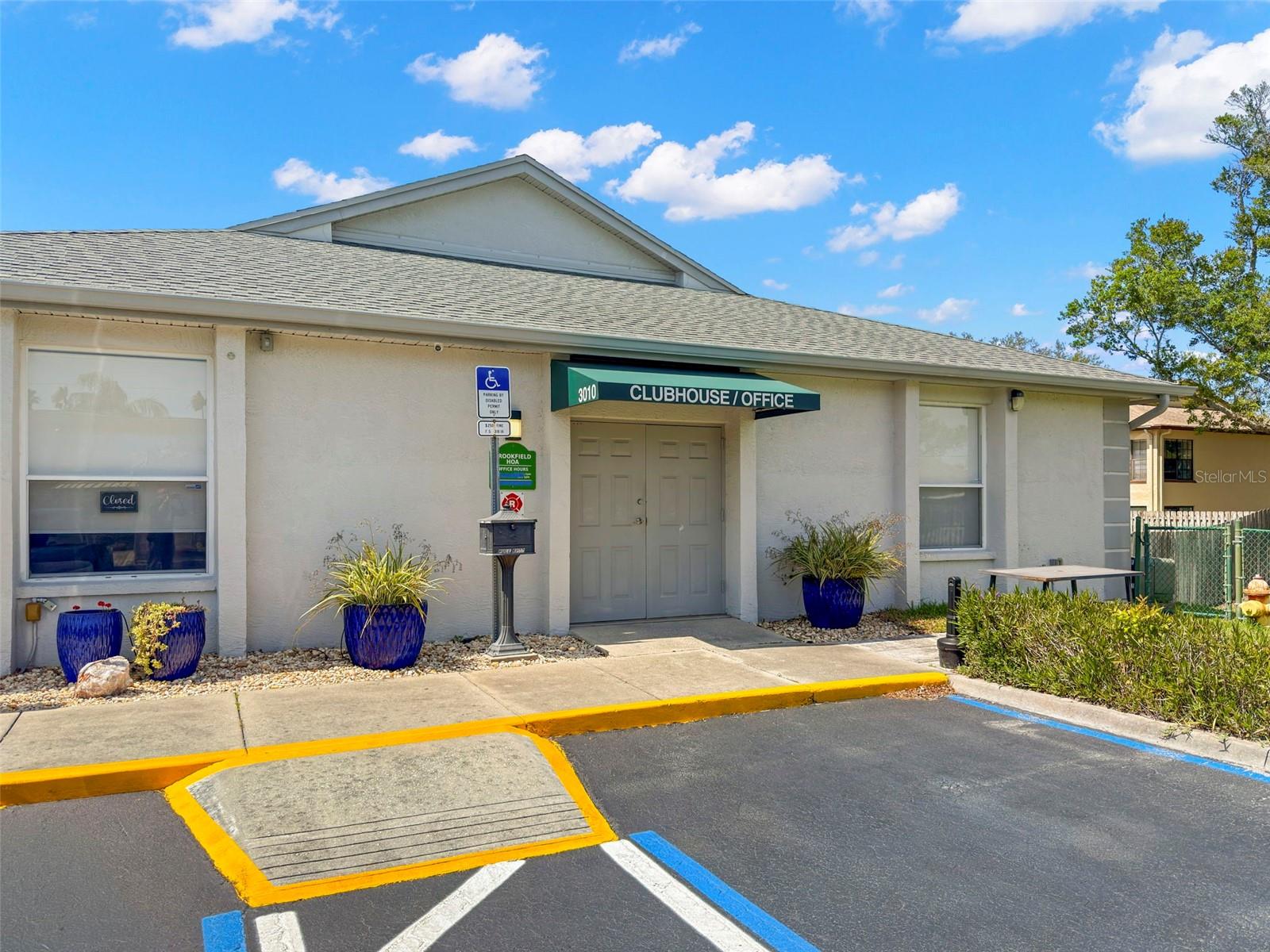 BROOKFIELD - Residential