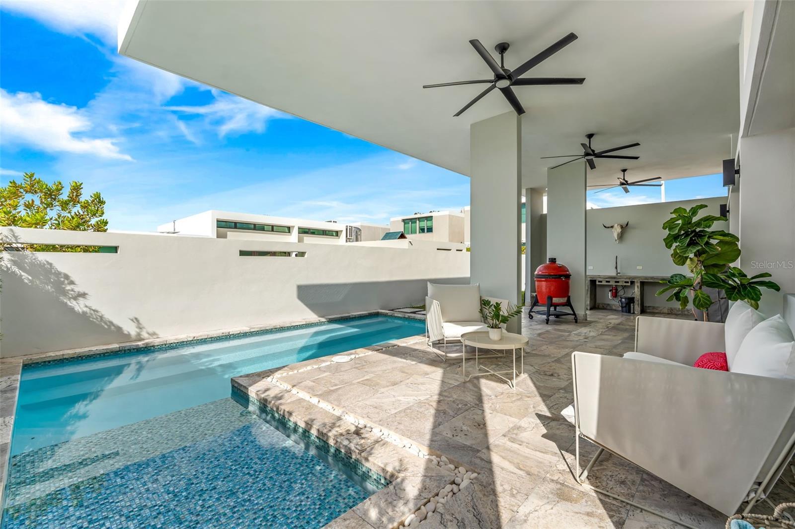 RESIDENCES AT RIO - Residential