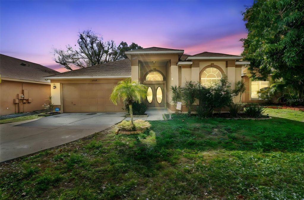 Photo of 2102 River Park Boulevard, Orlando, FL 32817 (MLS # O6373039)