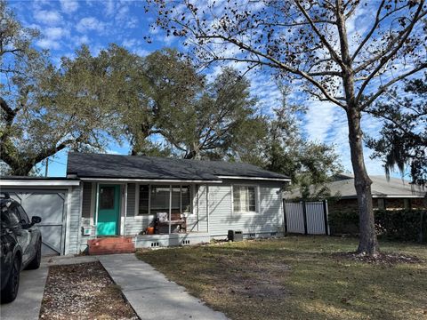 A home in LAKELAND