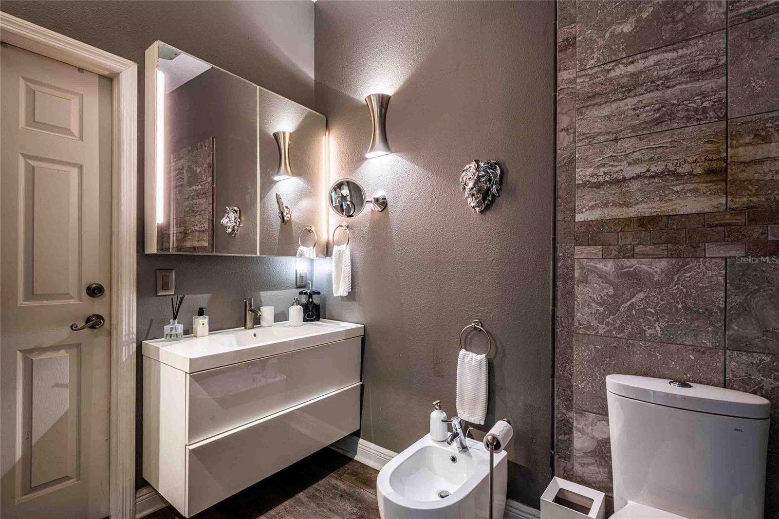 CALIENTE APARTMENTS CONDO - Residential