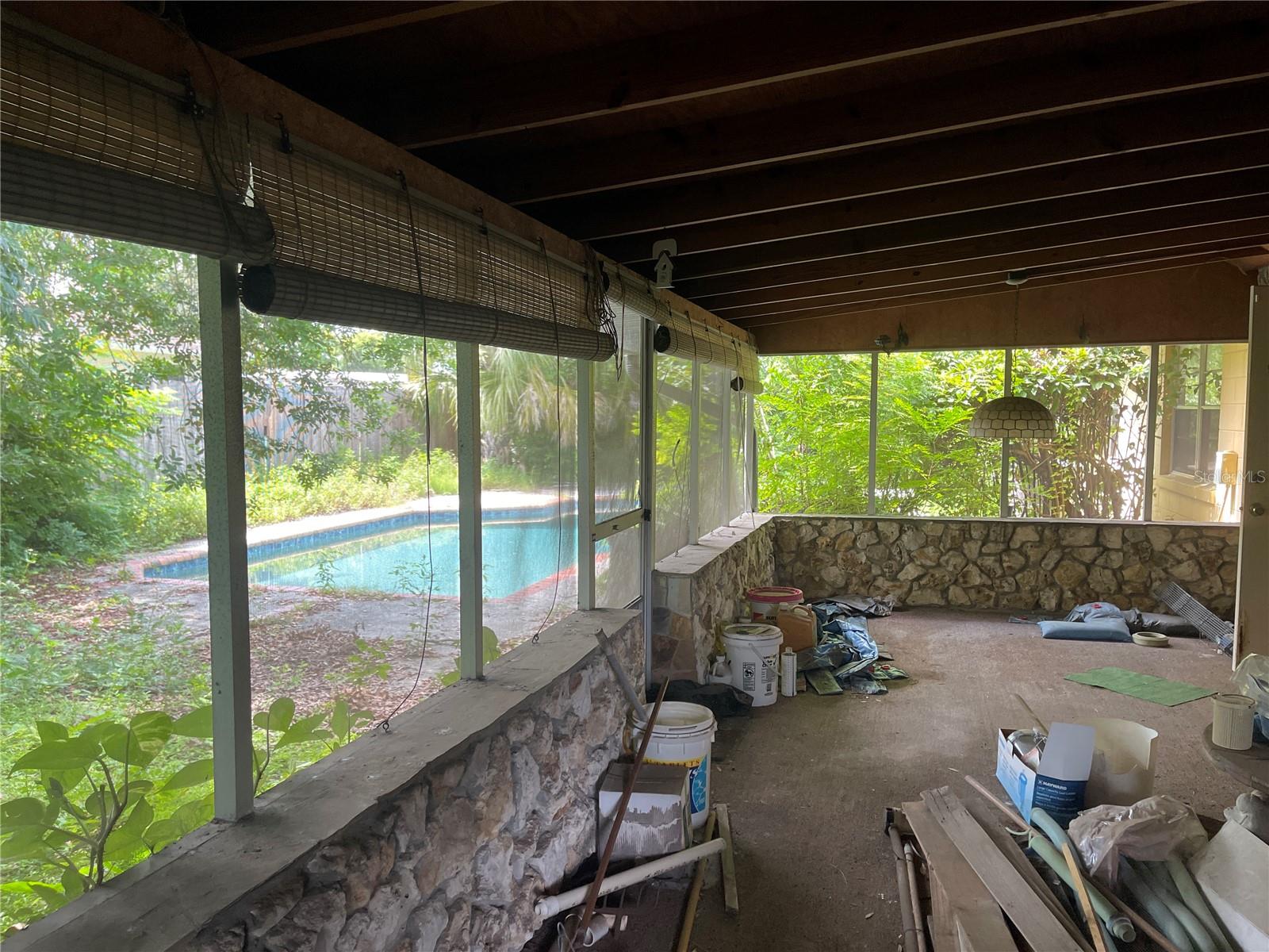 622 SPRING OAKS BOULEVARD