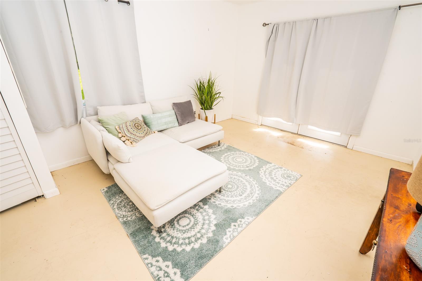 Florida Shores 01 - Residential