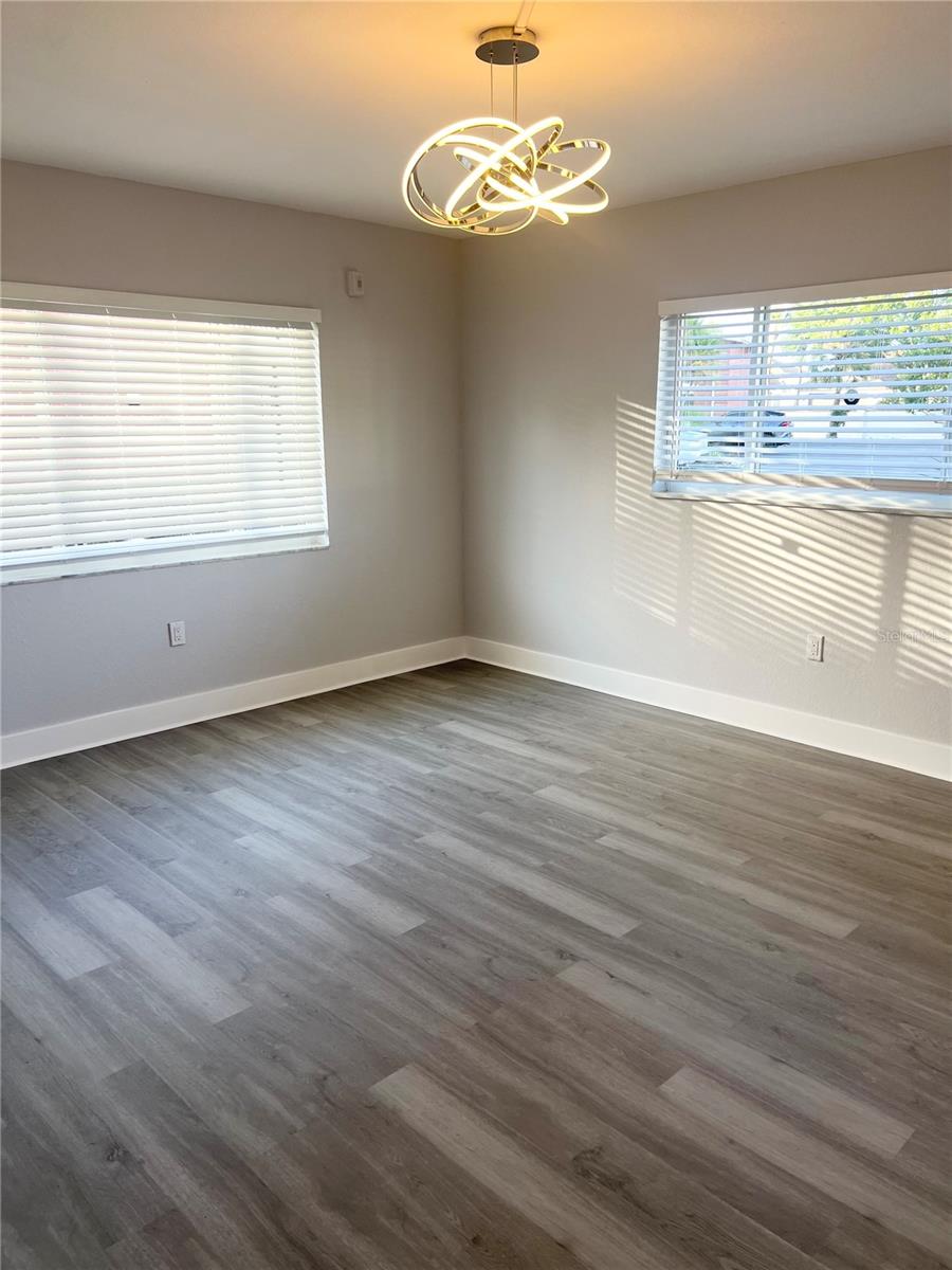 LAKE OVERLOOK APTS - Residential
