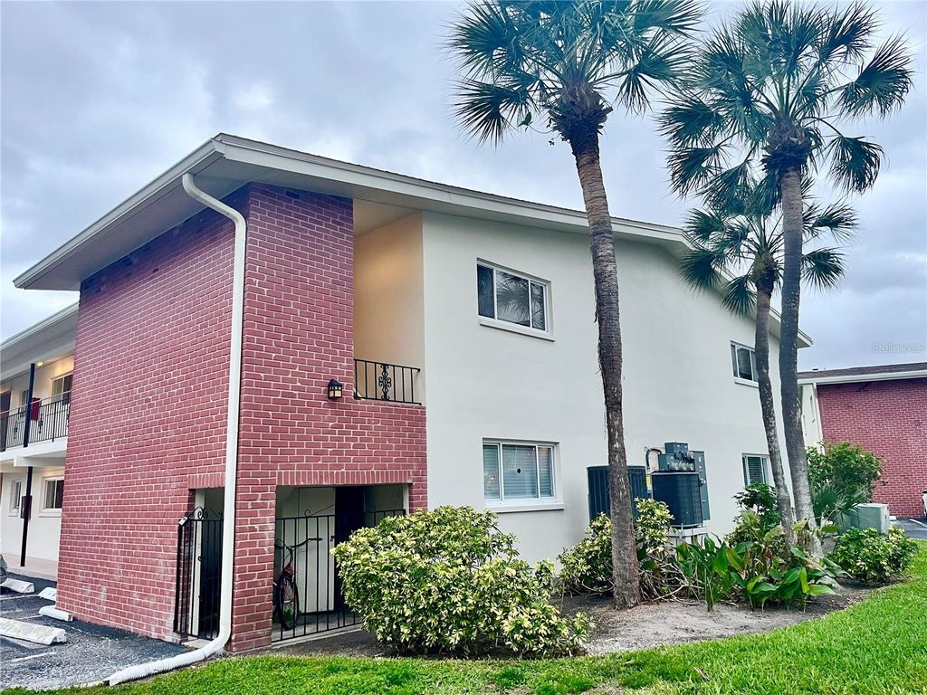 Photo of 4550 Overlook Drive NE #156, St Petersburg, FL 33703 (MLS # TB8506889)
