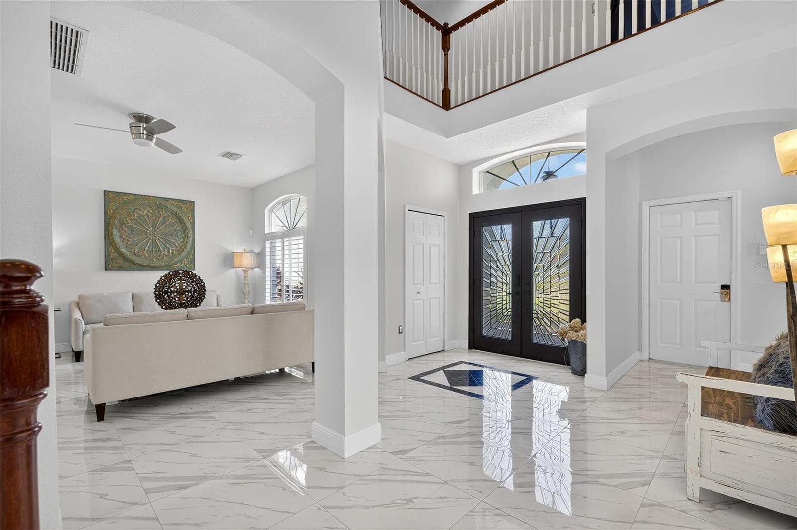 382 ROSALIND LANE