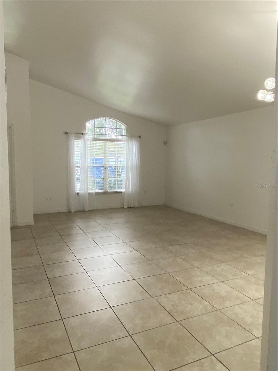 419 BUCKINGHAM CIRCLE