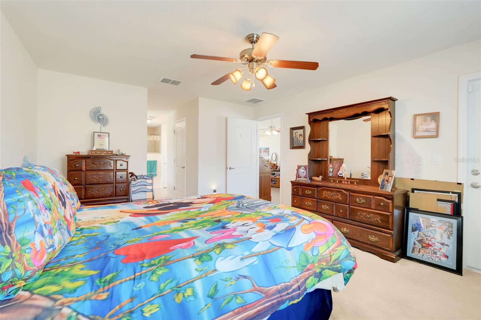 SUNSET CHASE - Residential