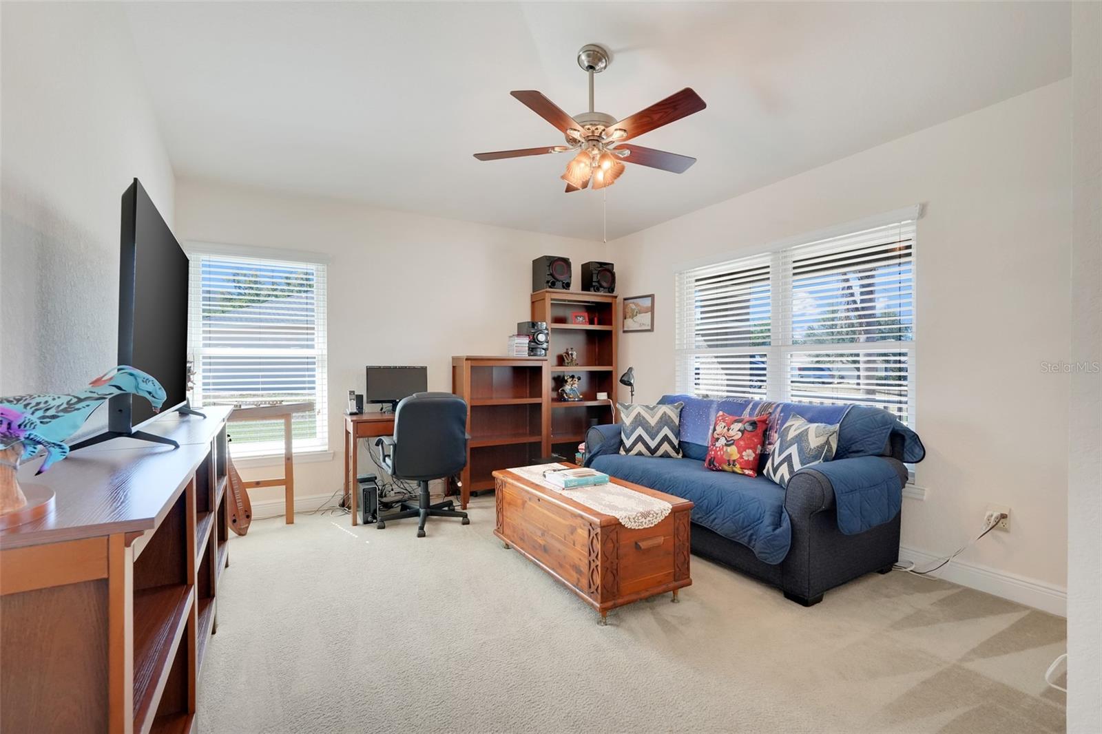 SUNSET CHASE - Residential