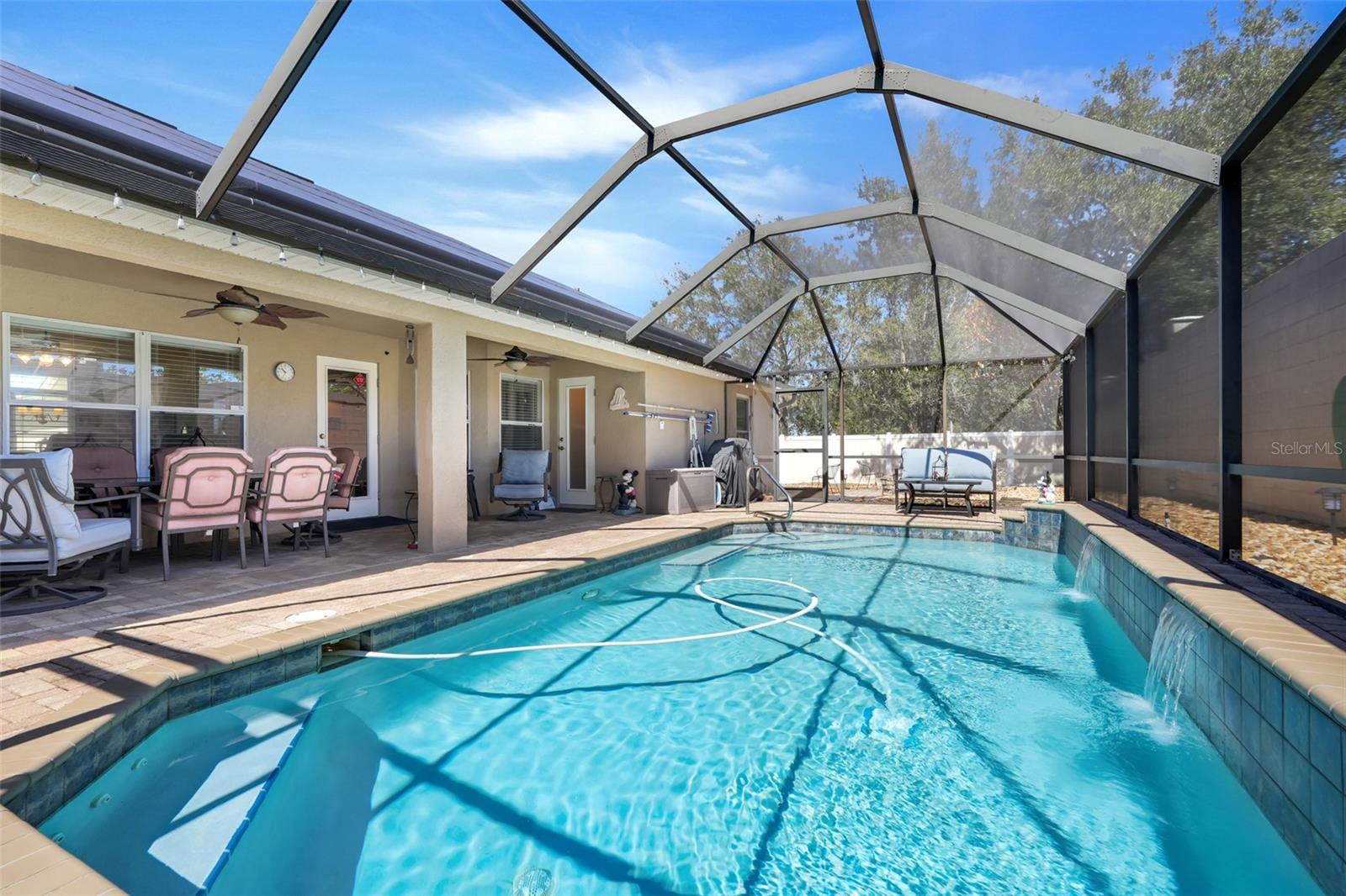 SUNSET CHASE - Residential