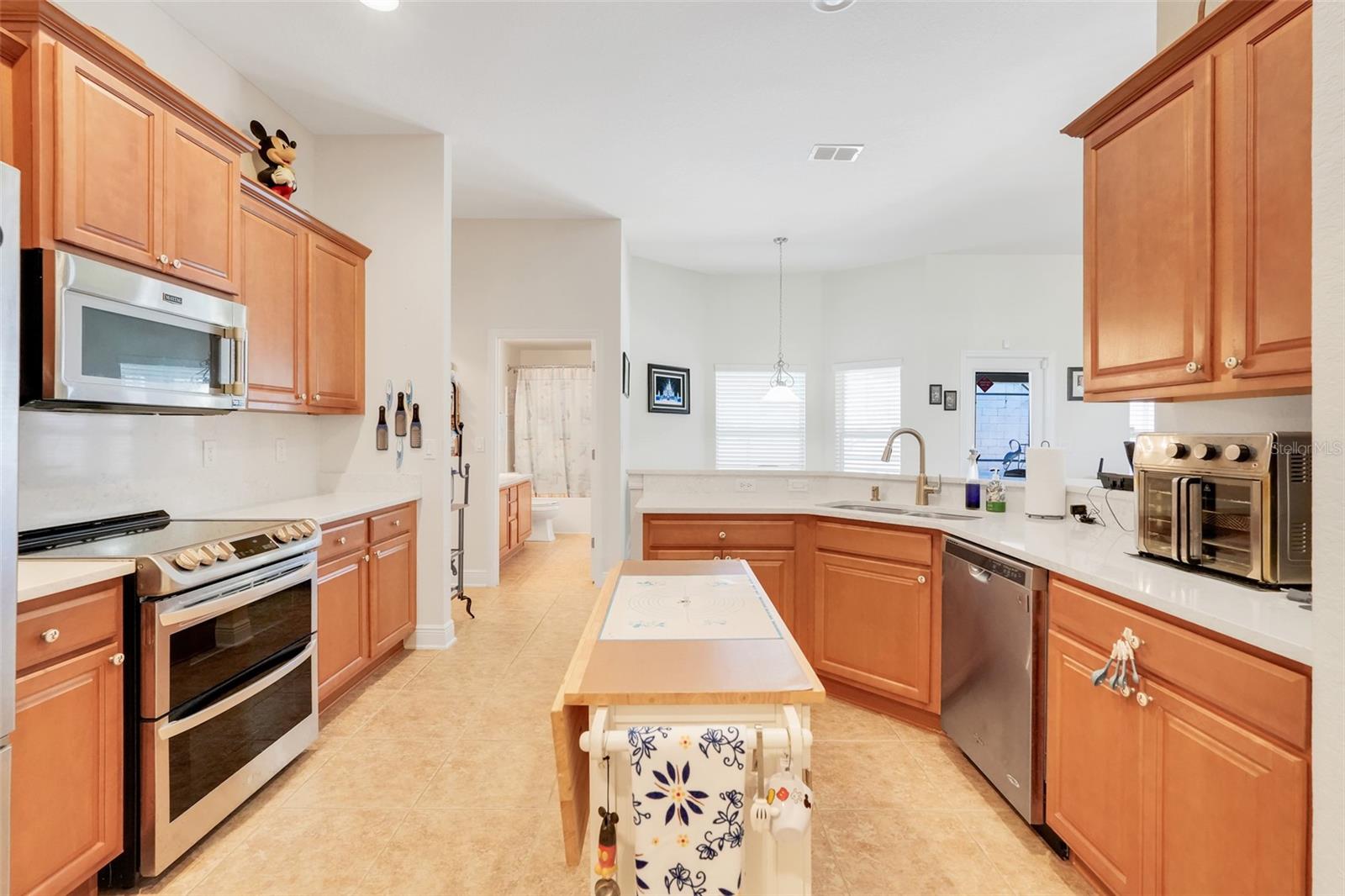 SUNSET CHASE - Residential