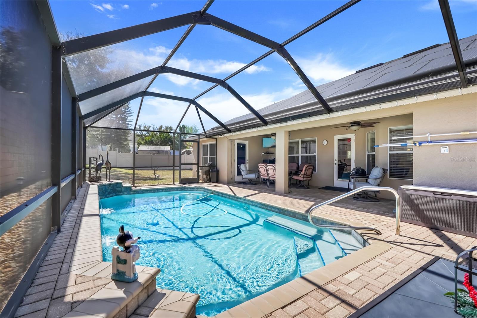 SUNSET CHASE - Residential