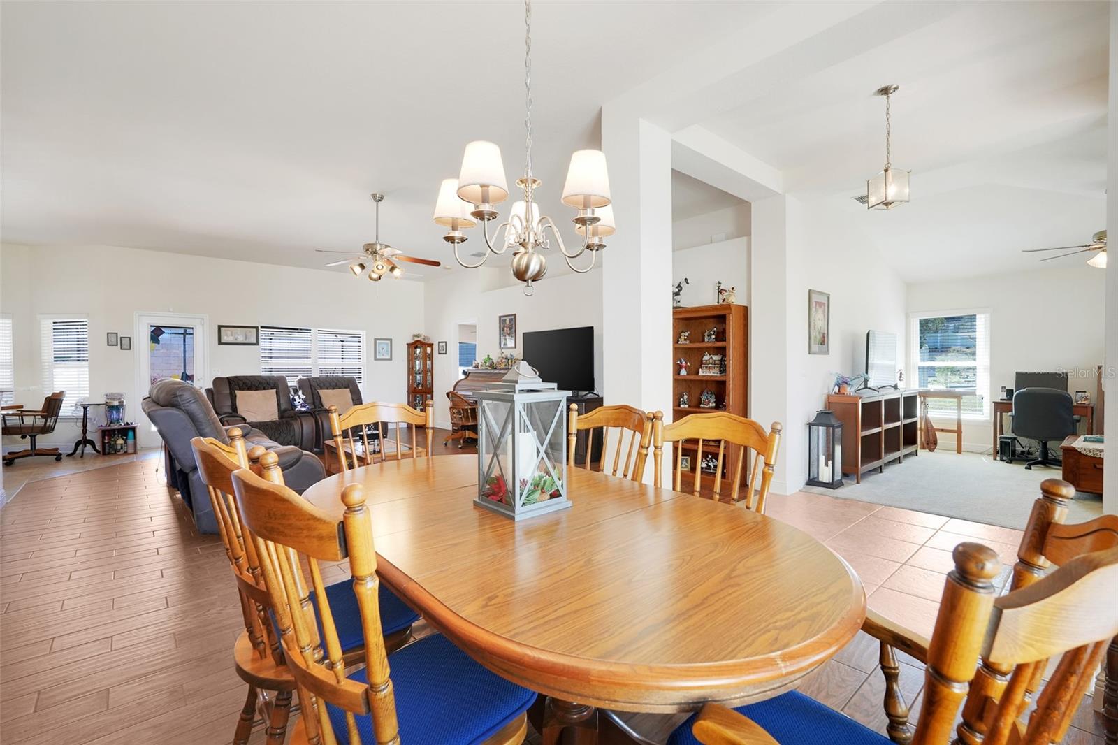 SUNSET CHASE - Residential