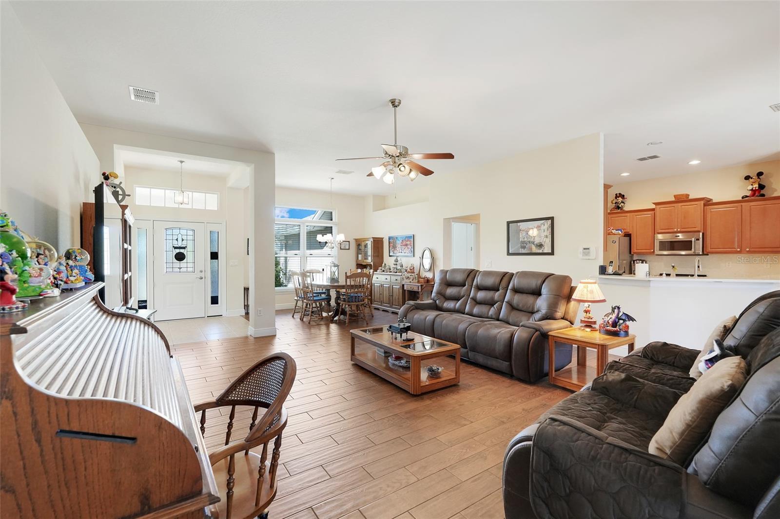 SUNSET CHASE - Residential