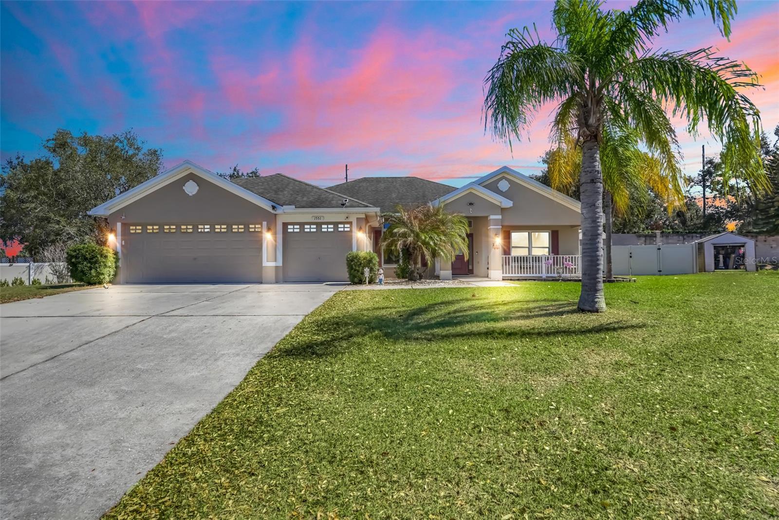 SUNSET CHASE - Residential