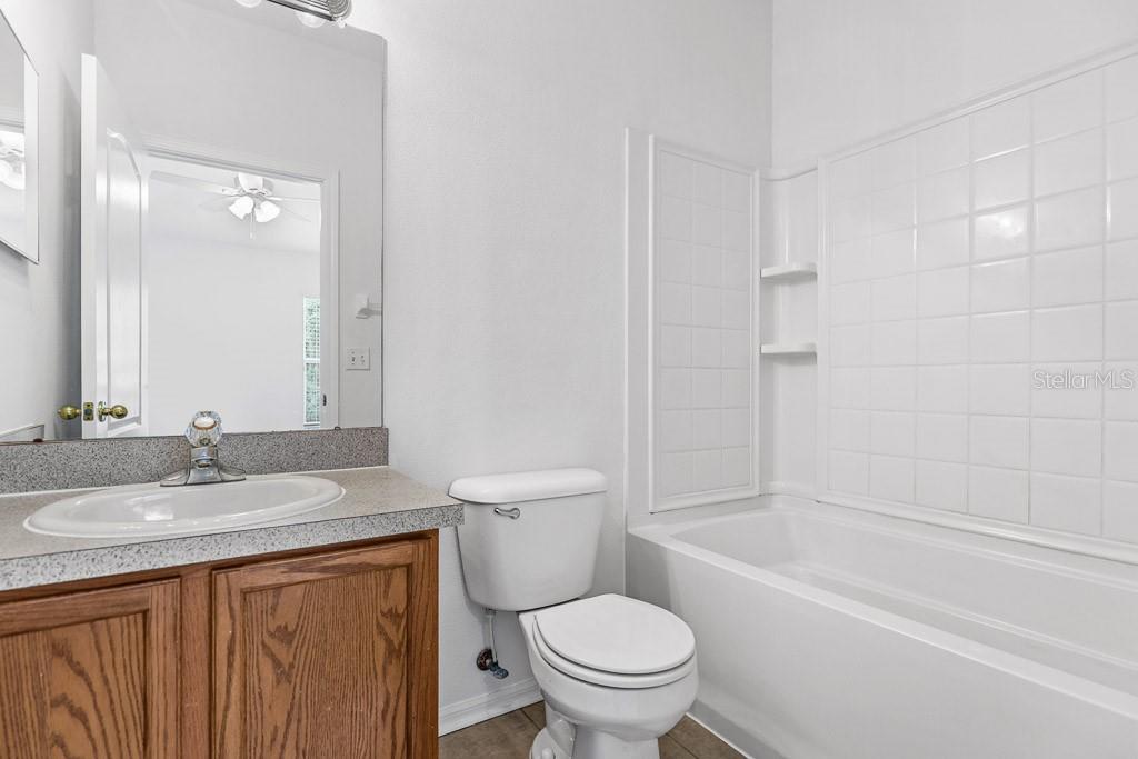 FISHHAWK RANCH TWNHMS PH - Residential Lease