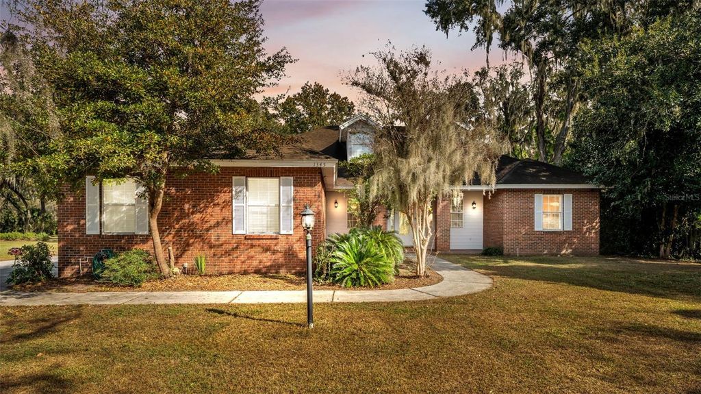Photo of 1345 Longoak Dr Drive N, Lakeland, FL 33811 (MLS # L4958435)