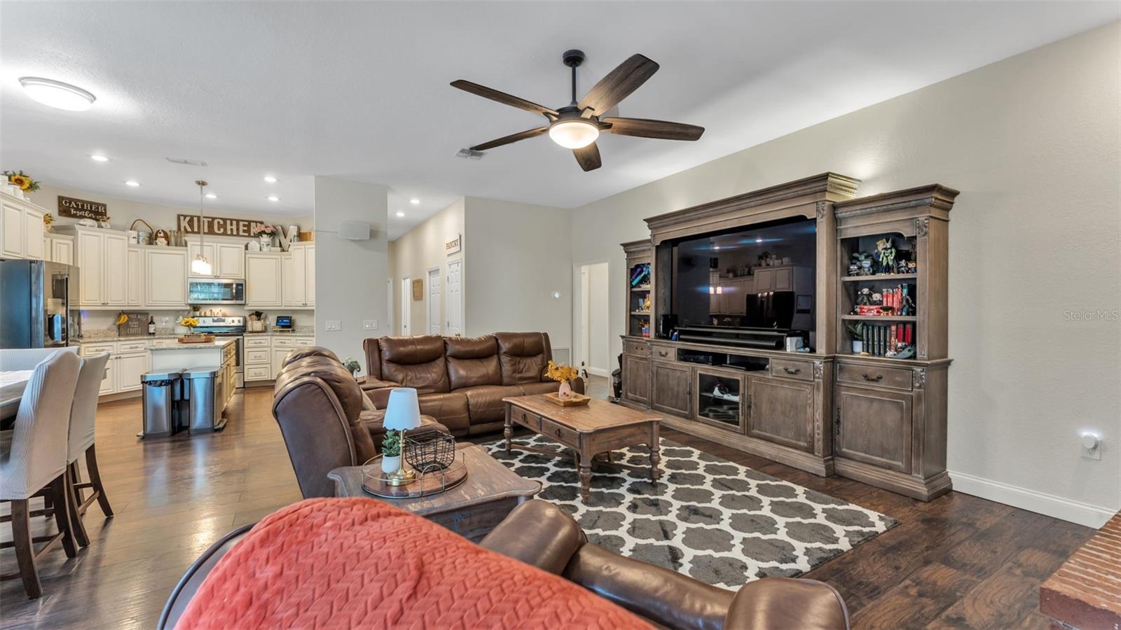 LONGWOOD OAKS PH 02 - Residential