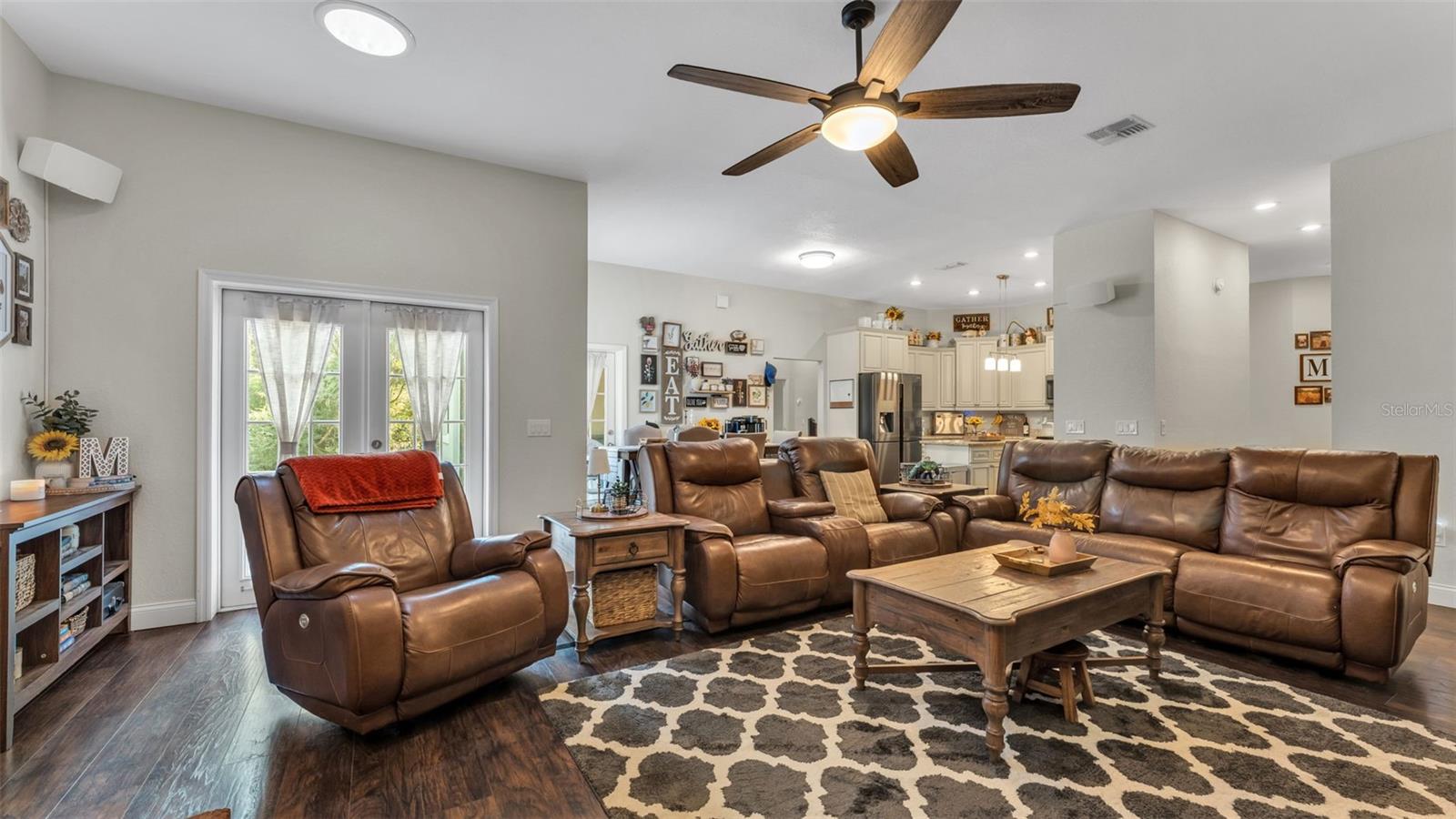 LONGWOOD OAKS PH 02 - Residential