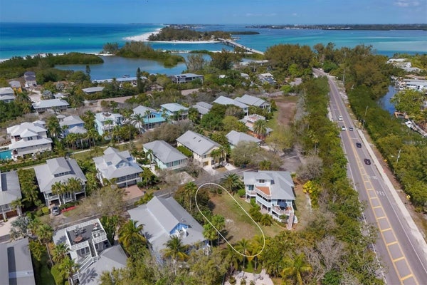 363 FIREHOUSE LN, LONGBOAT KEY, FL 34228 - Image 8d0df5120163f3e629e657bb5abb610f/456140881