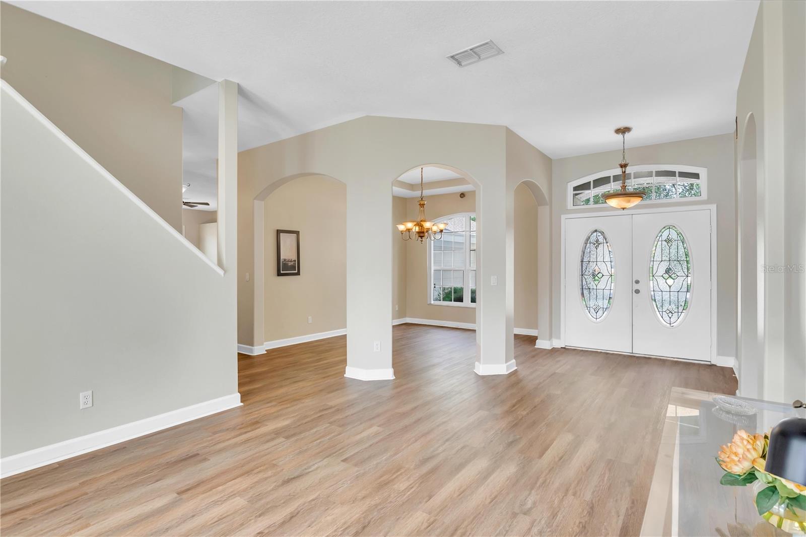 713 CEDARWOOD COURT