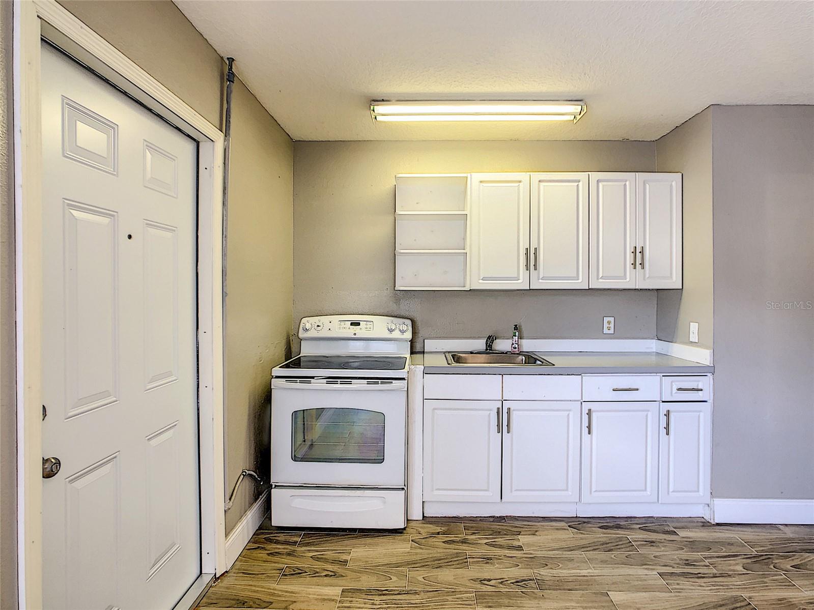 BIMINI BAY PH 01 - Residential Lease