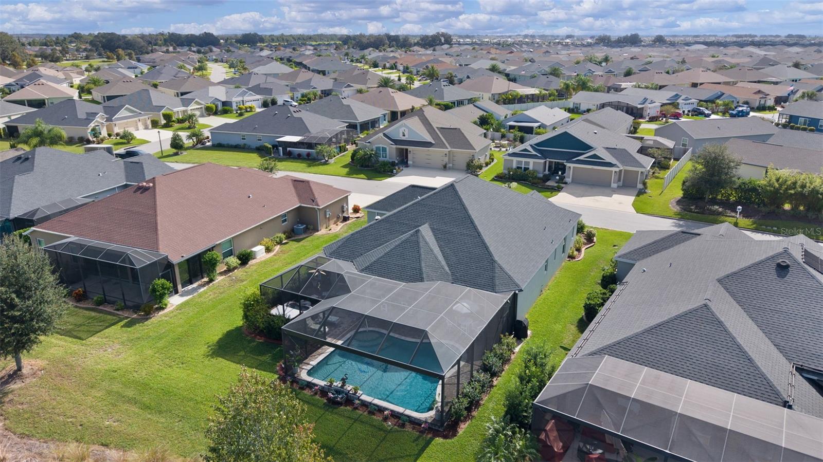 VILLAGES/SOUTHERN OAKS UN 40 - Residential