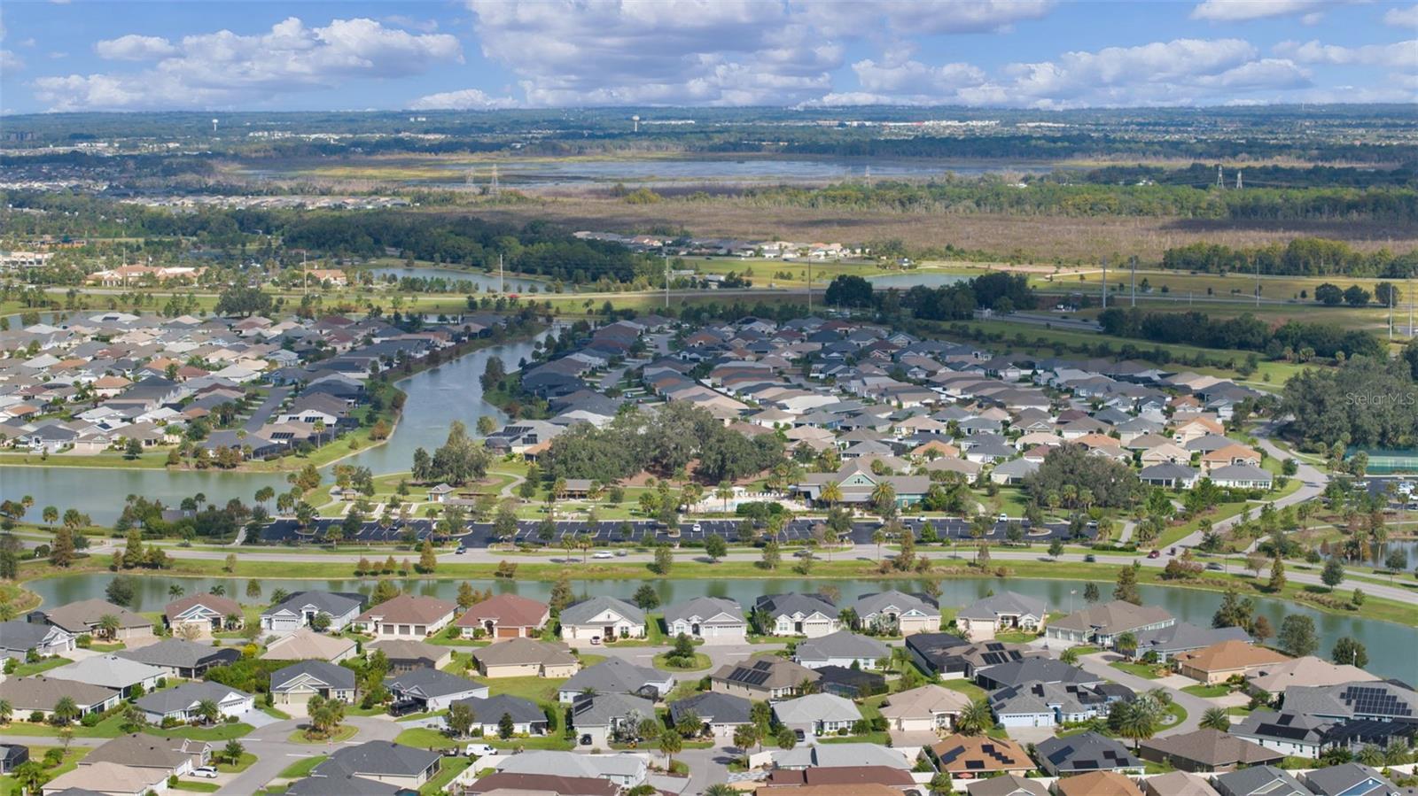 VILLAGES/SOUTHERN OAKS UN 40 - Residential