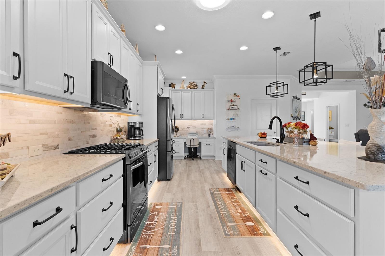 VILLAGES/SOUTHERN OAKS UN 40 - Residential