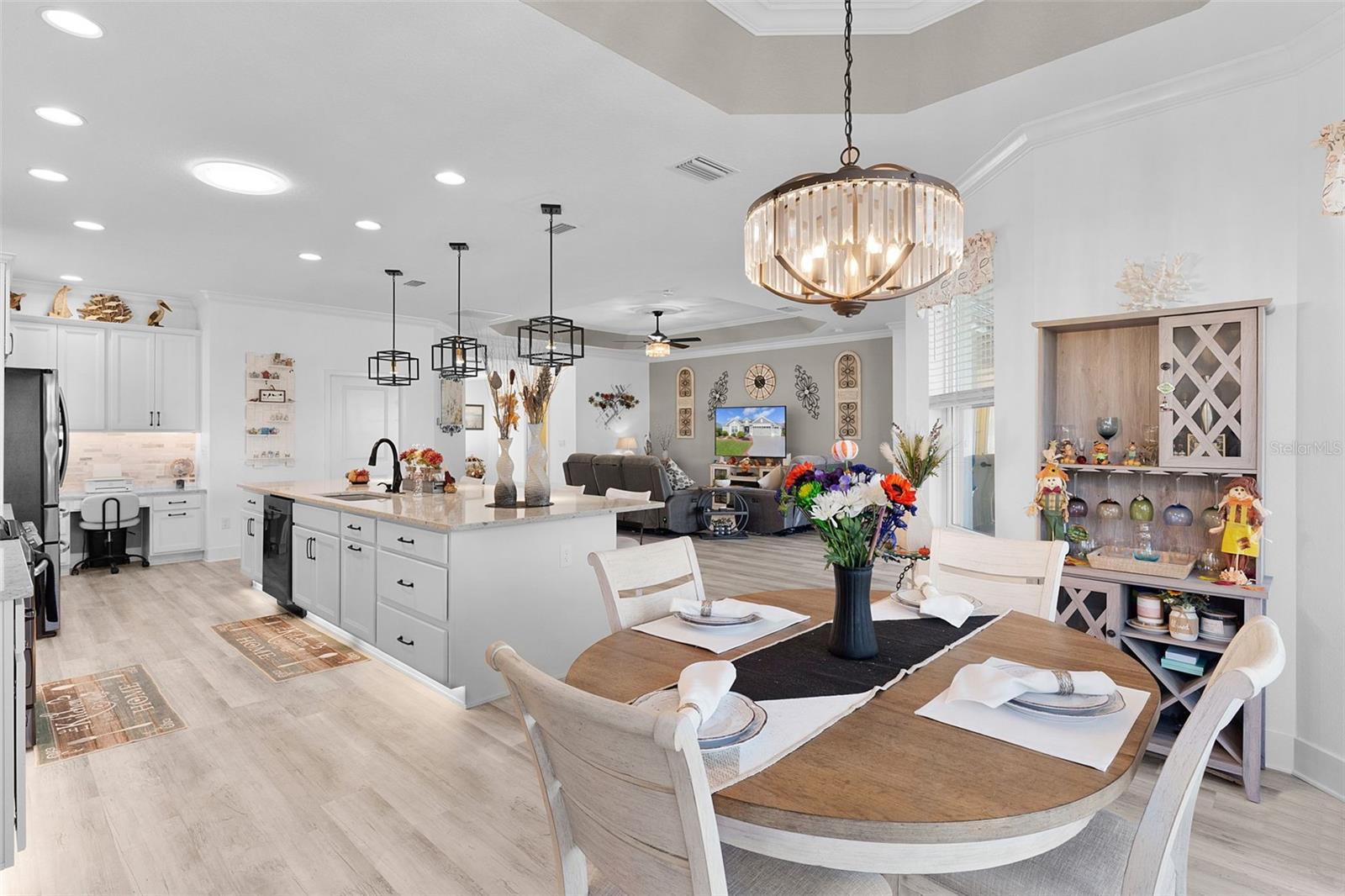 VILLAGES/SOUTHERN OAKS UN 40 - Residential