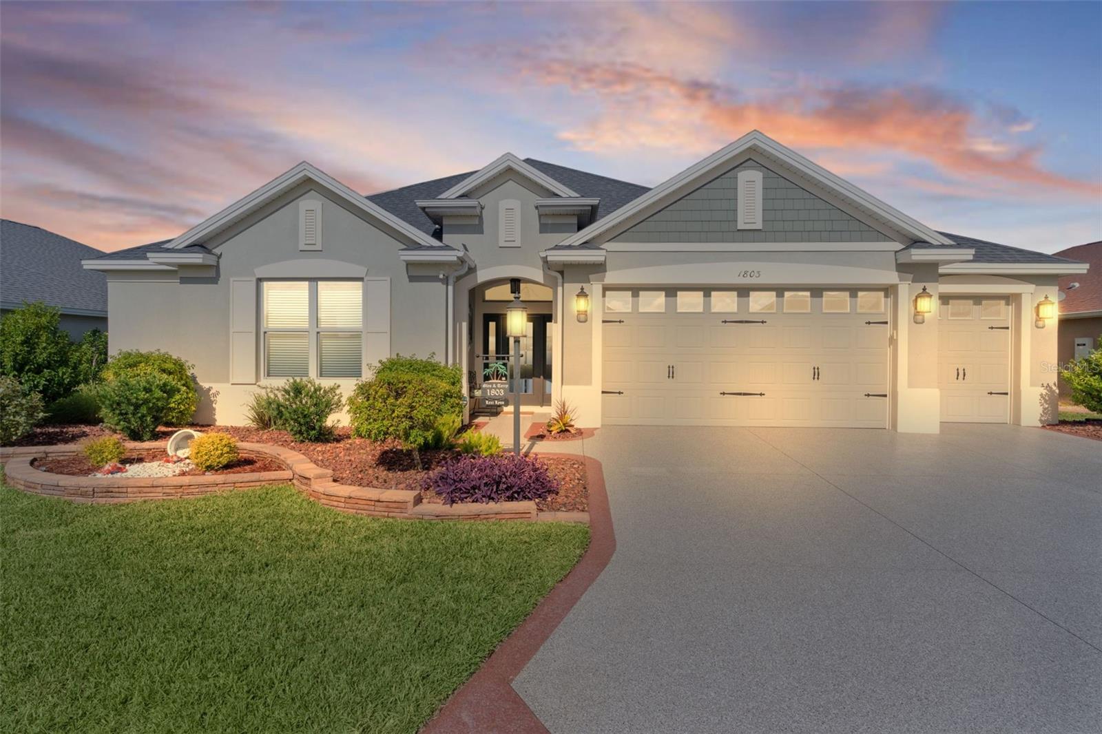 VILLAGES/SOUTHERN OAKS UN 40 - Residential