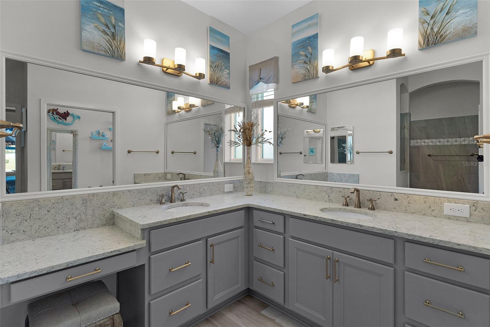 VILLAGES/SOUTHERN OAKS UN 40 - Residential