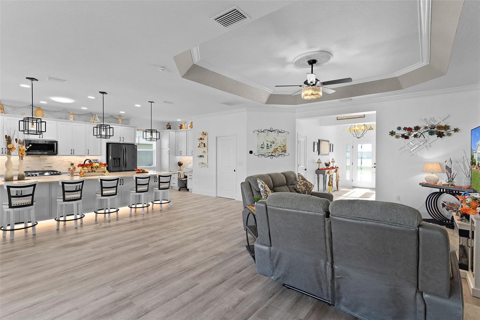 VILLAGES/SOUTHERN OAKS UN 40 - Residential