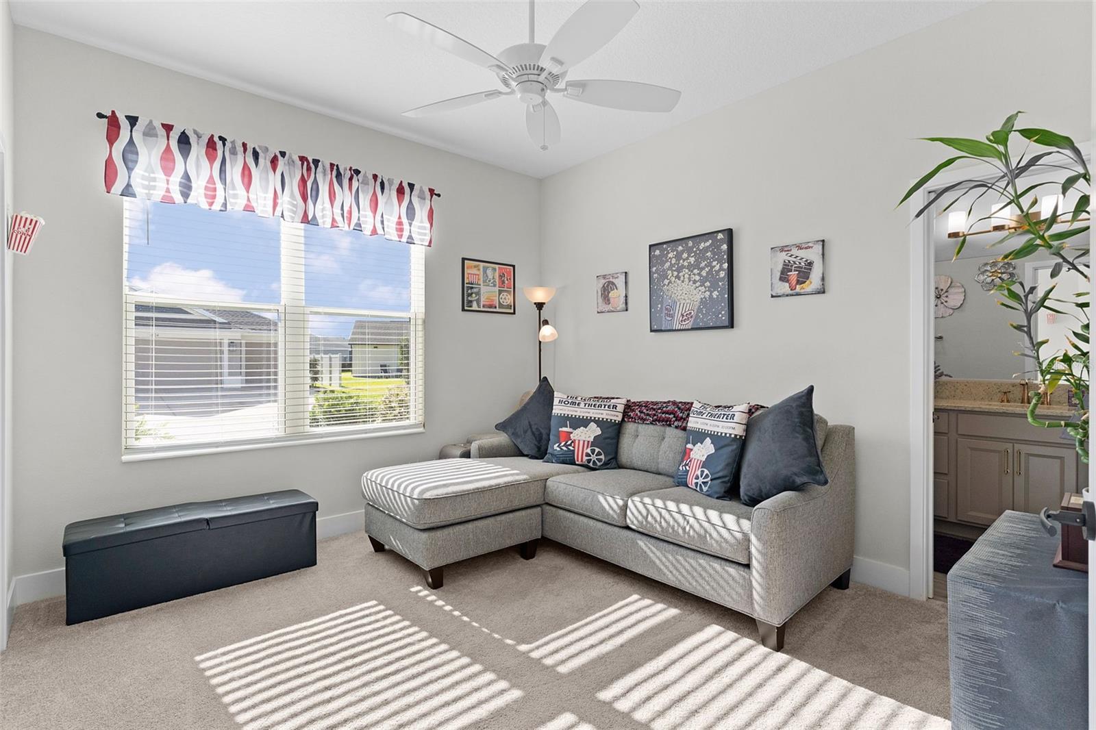 VILLAGES/SOUTHERN OAKS UN 40 - Residential