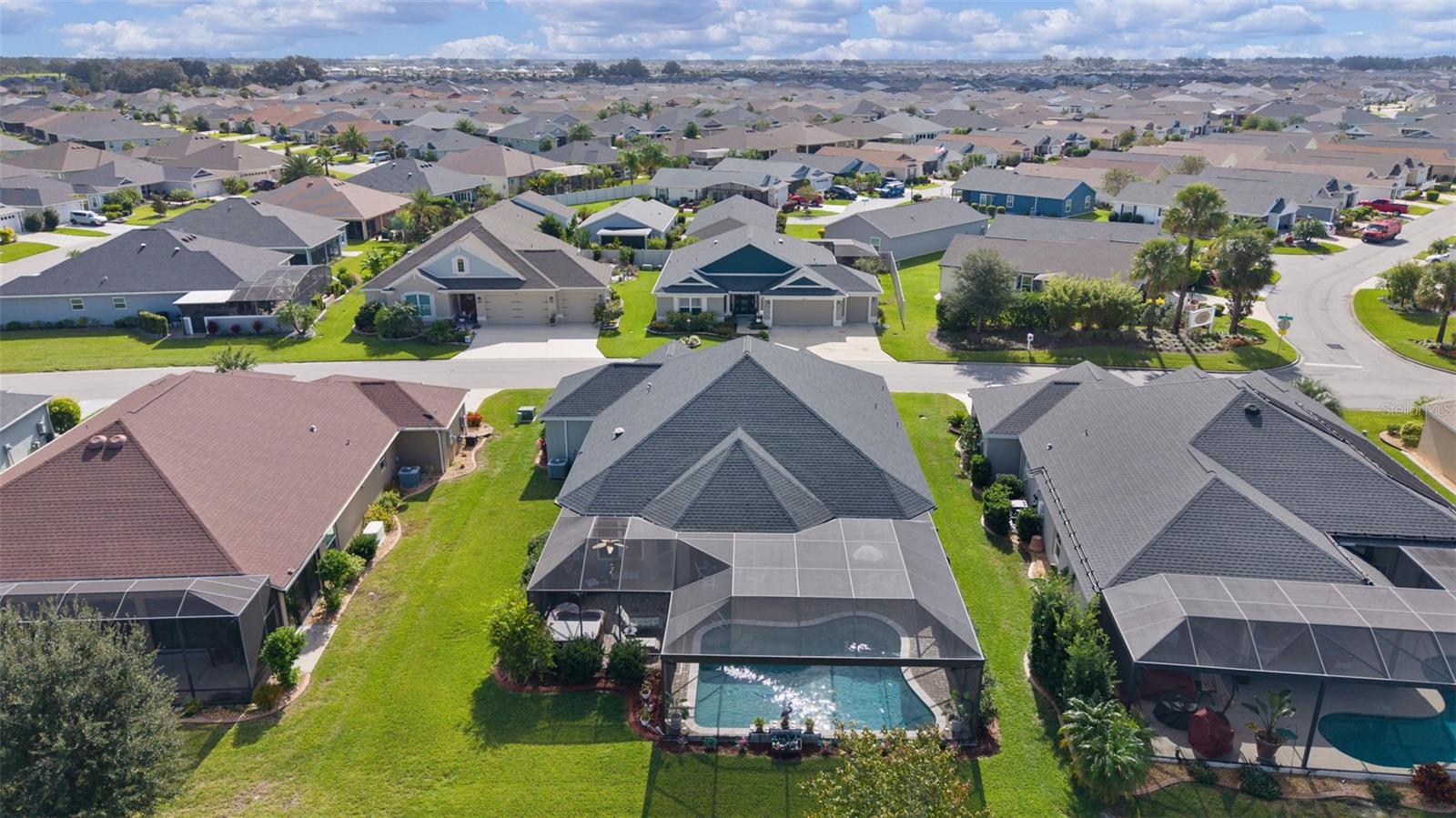 VILLAGES/SOUTHERN OAKS UN 40 - Residential