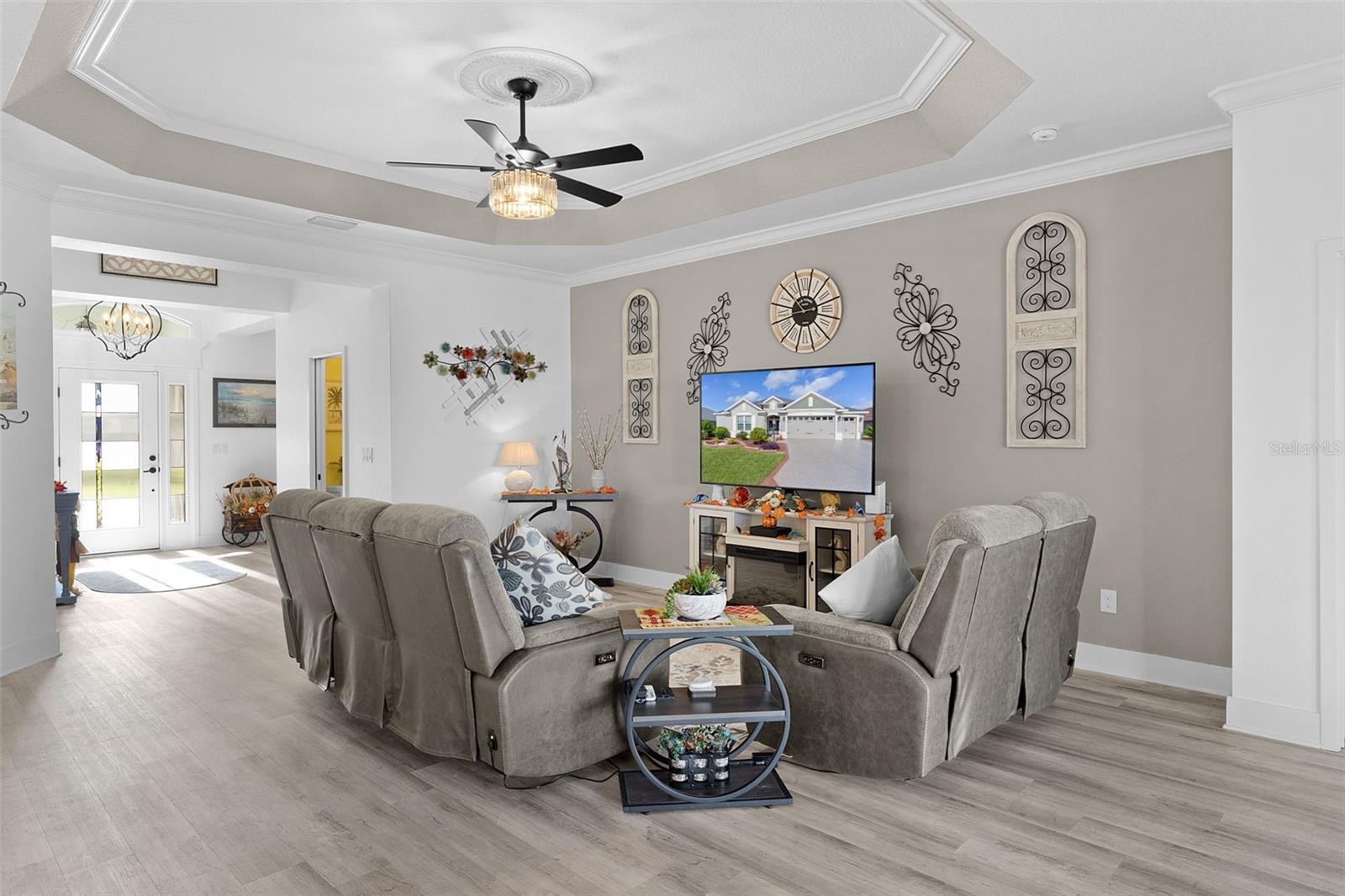 VILLAGES/SOUTHERN OAKS UN 40 - Residential