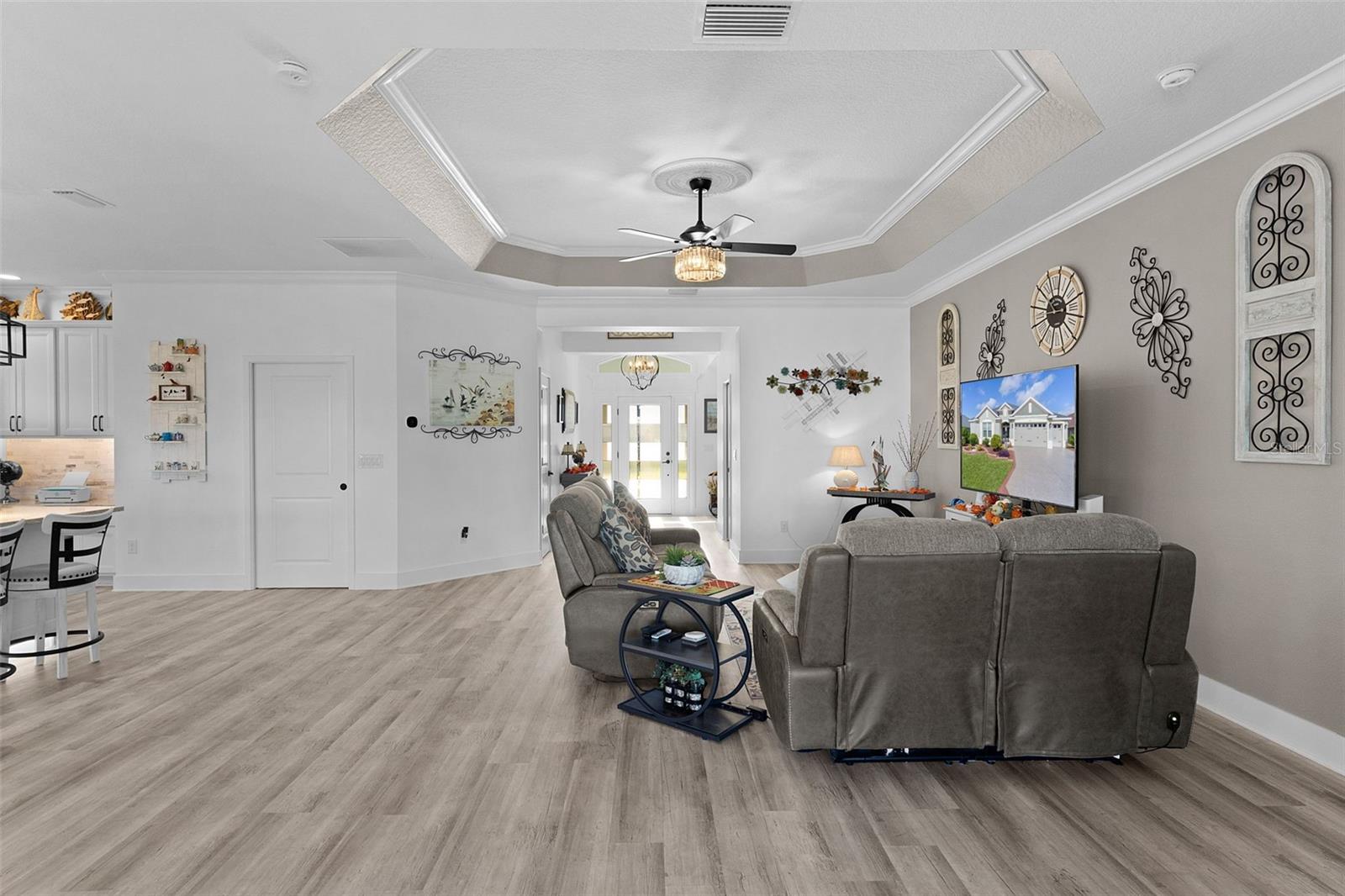 VILLAGES/SOUTHERN OAKS UN 40 - Residential