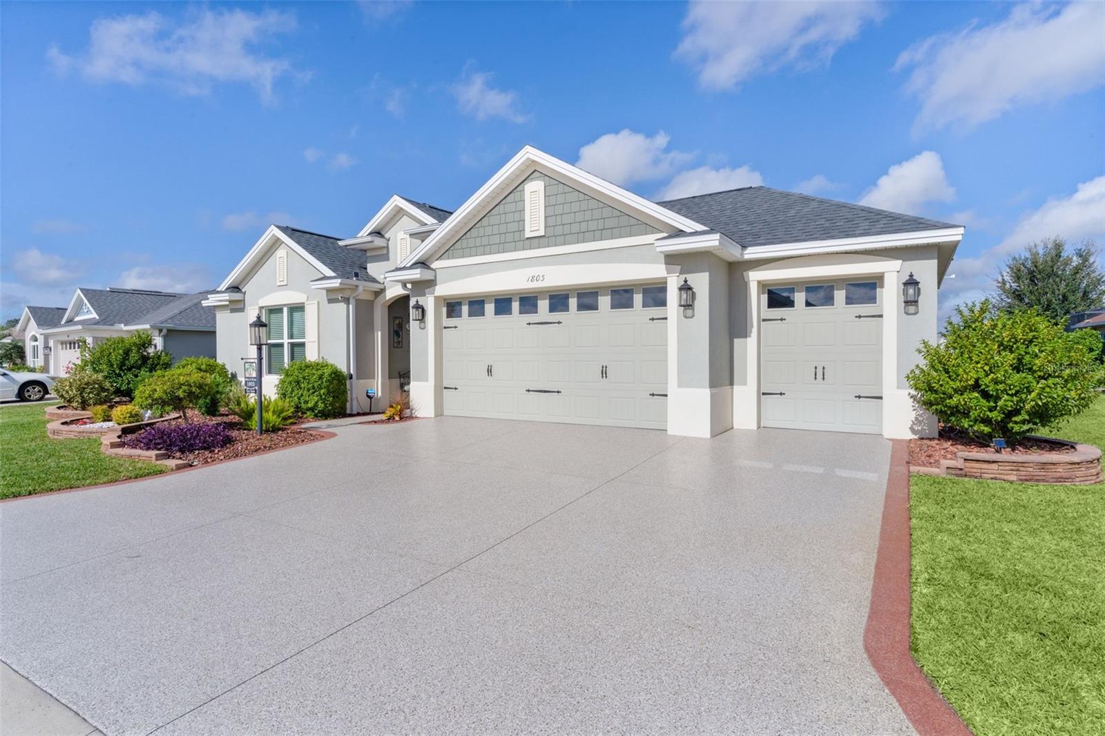 VILLAGES/SOUTHERN OAKS UN 40 - Residential