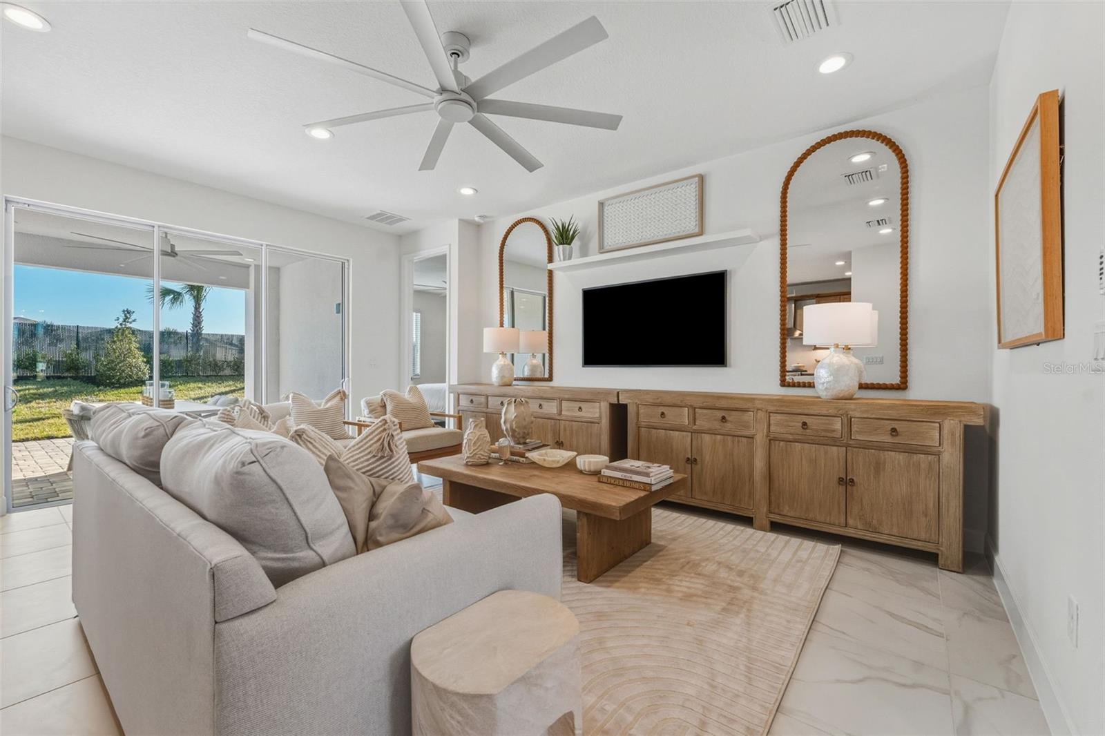 VALENCIA RIDGE - Residential