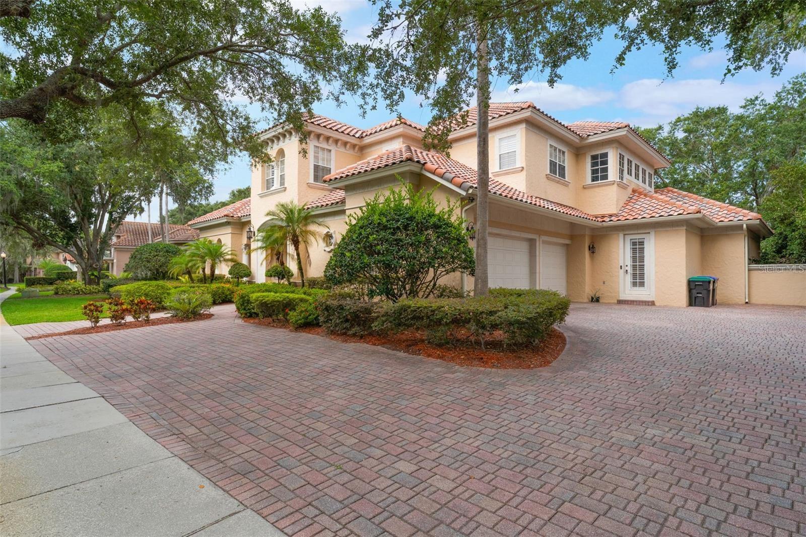8814 SOUTHERN BREEZE DRIVE