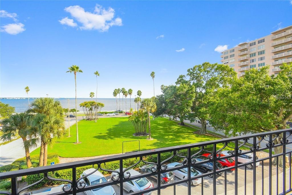 Photo of 2109 Bayshore Boulevard #303, Tampa, FL 33606 (MLS # TB8406765)