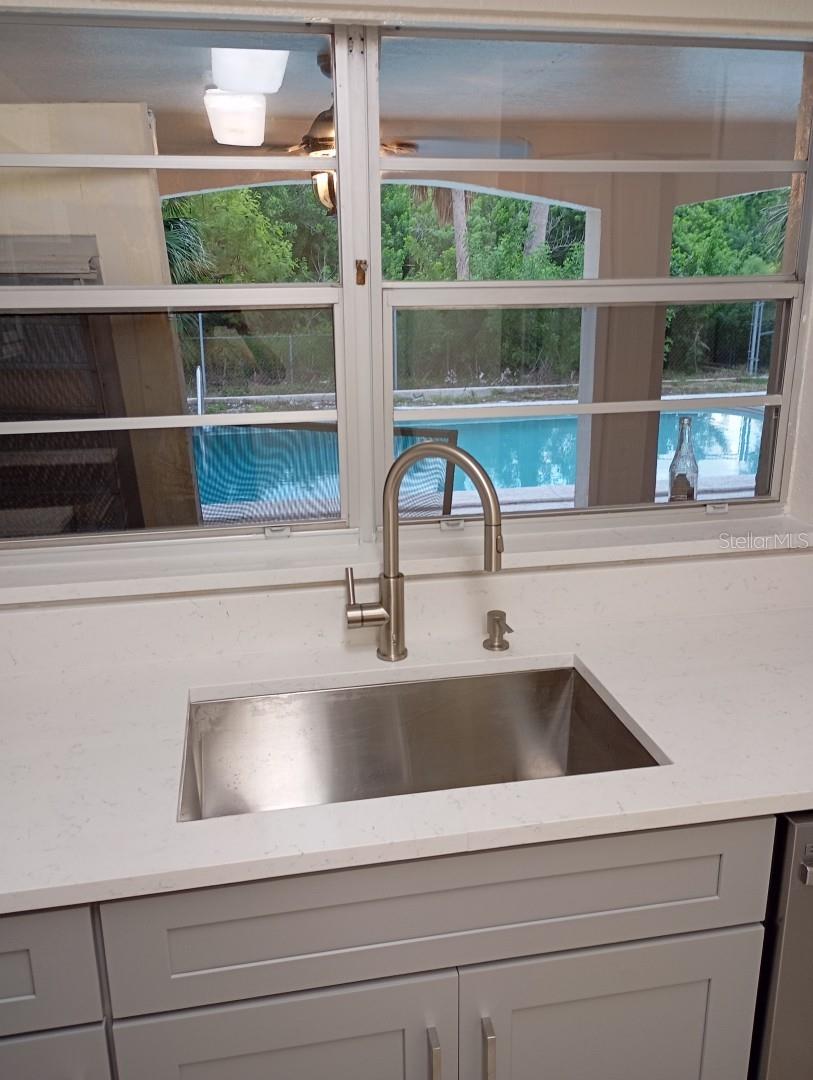 FLOR A MAR - Residential Lease