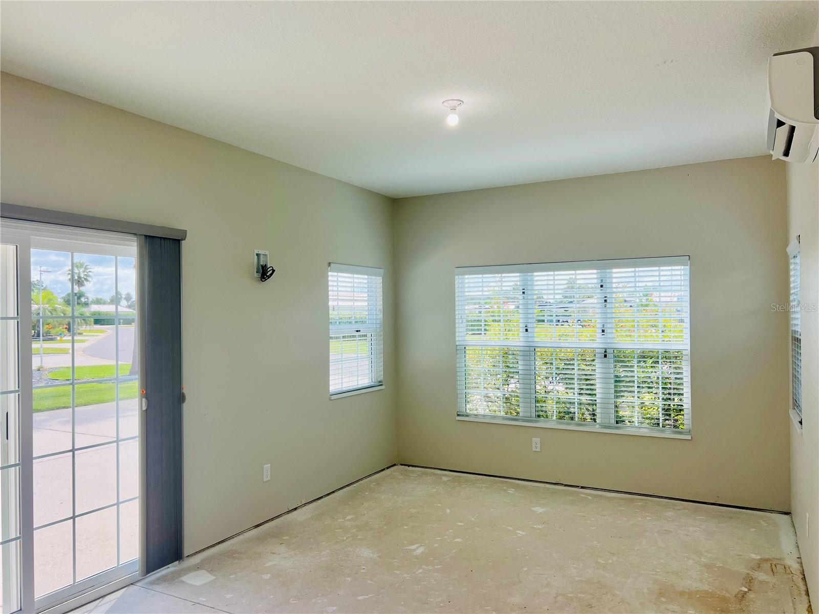 FLORIDA GRANDE MOTOR COACH RESIDENCE - Land