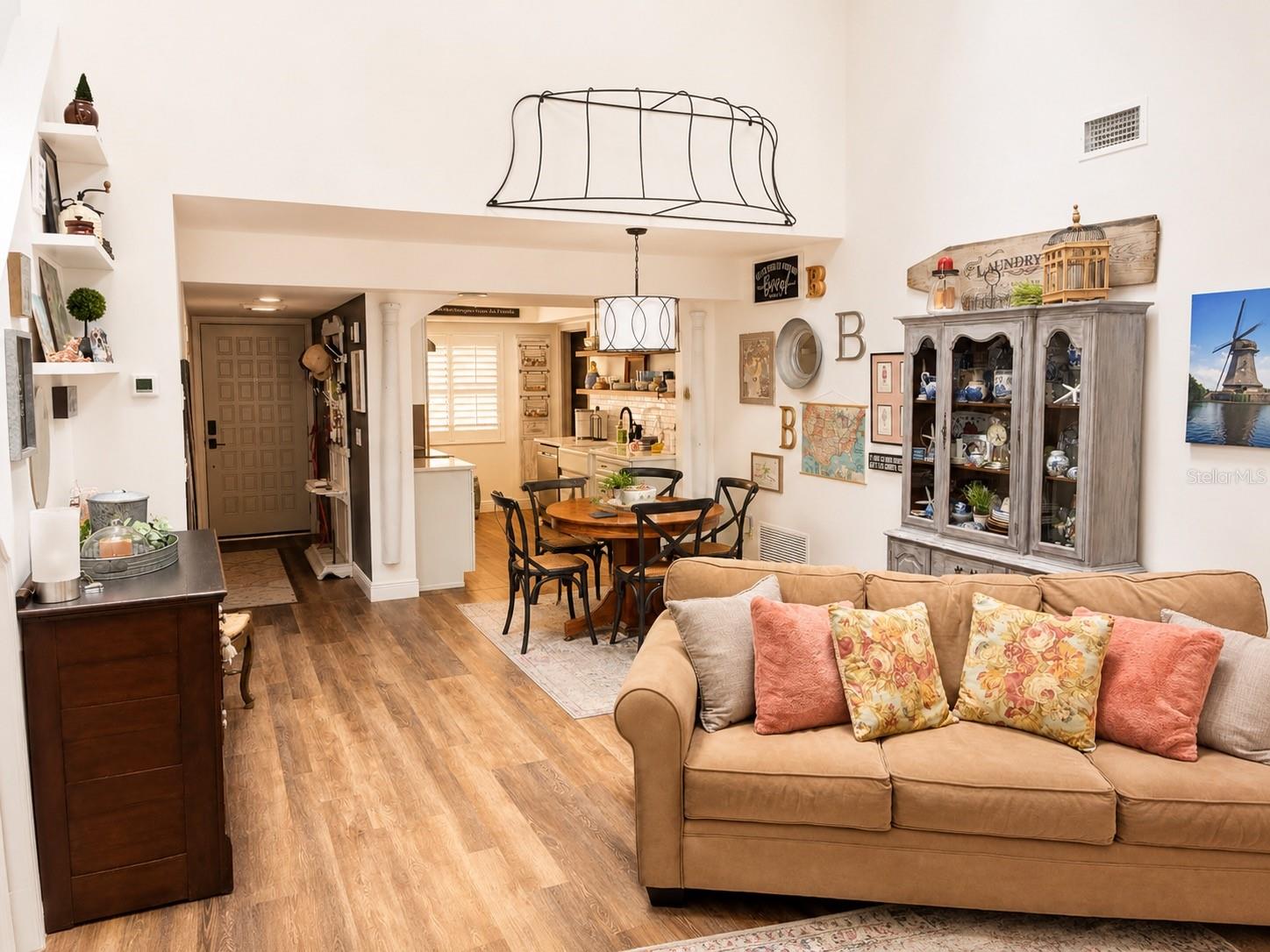VILLAGE NORTH 18 - Residential