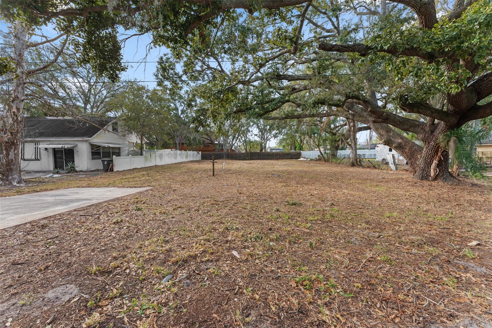 503 BUCKINGHAM AVENUE W