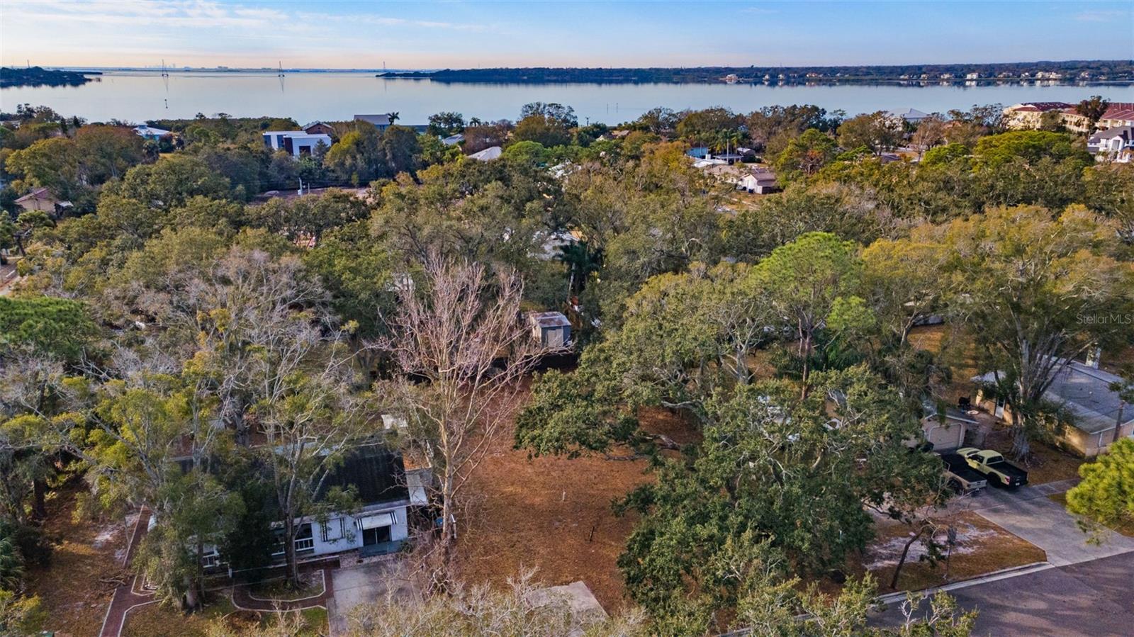 503 BUCKINGHAM AVENUE W