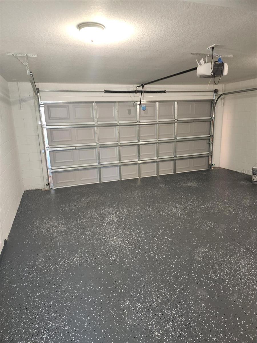 RAINBOW LAKES ESTATE - Residential