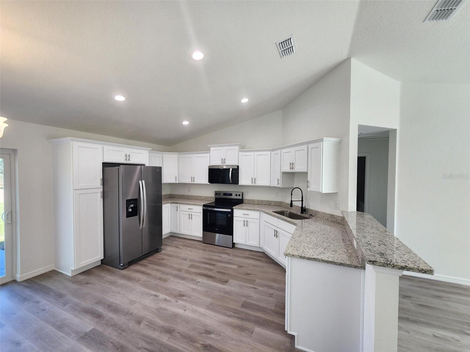 RAINBOW LAKES ESTATE - Residential